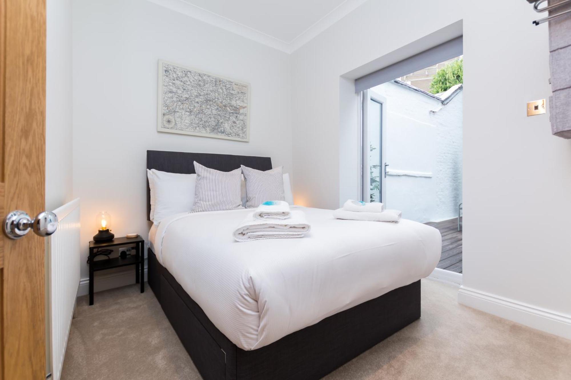Vibrant 1br Apt Wprivate Decked Garden, Fast Wifi * Londen
